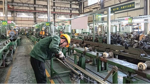 不銹鋼焊管勝無(wú)縫，換熱器選材揭秘！